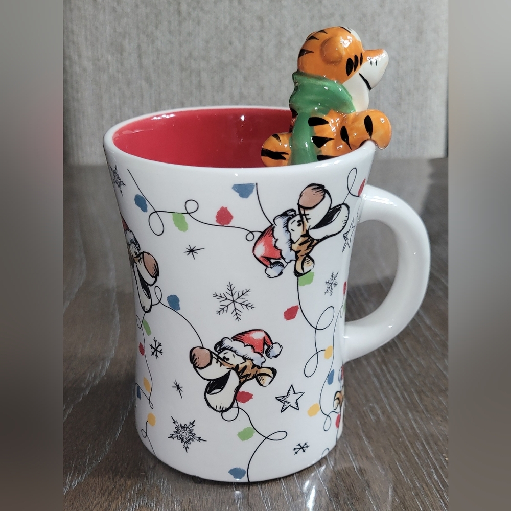 Disney Tigger Christmas Coffee Cup - Picture 2 of 2